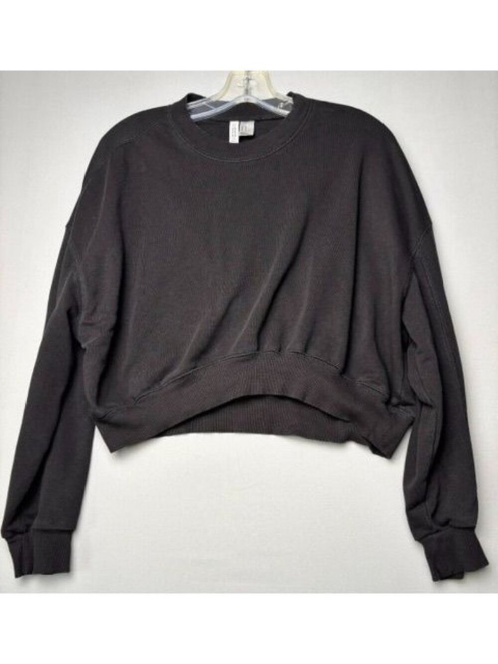 H&M Divided Women's Medium Cropped Sweatshirts Black Crew Neck Pullover Casual